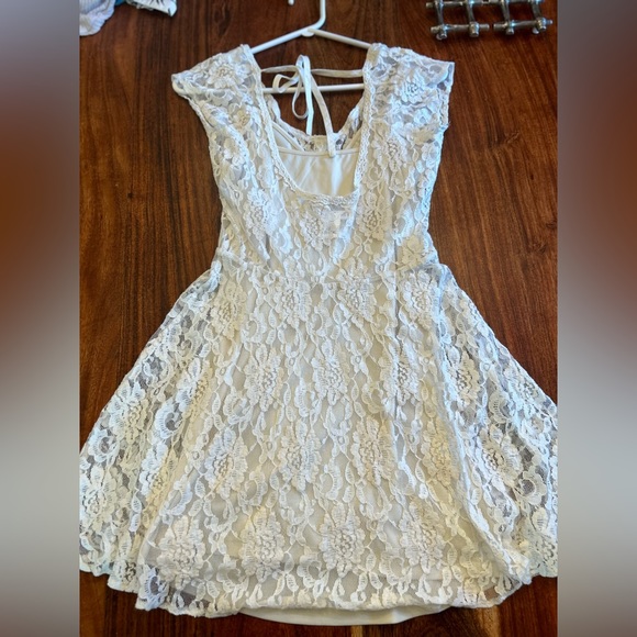Flower Lace mini dress size M - Picture 2 of 5
